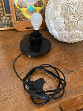 Charger l&#39;image dans la galerie, Lampe boule de coquillages
