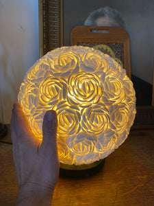 Lampe boule de coquillages